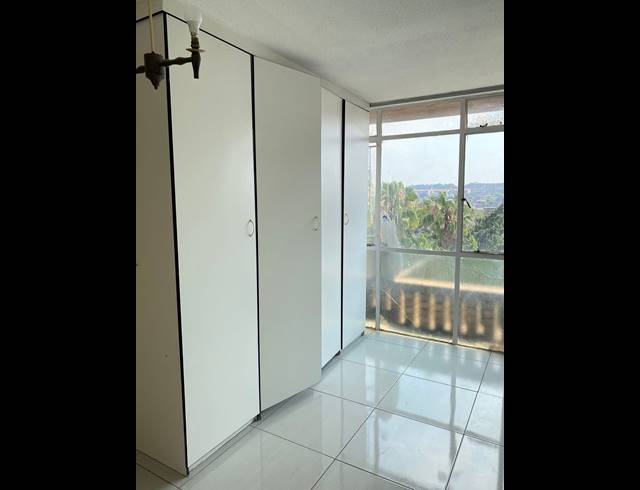 5 BEDROOM FLAT FOR SALE IN SUNNYSIDE